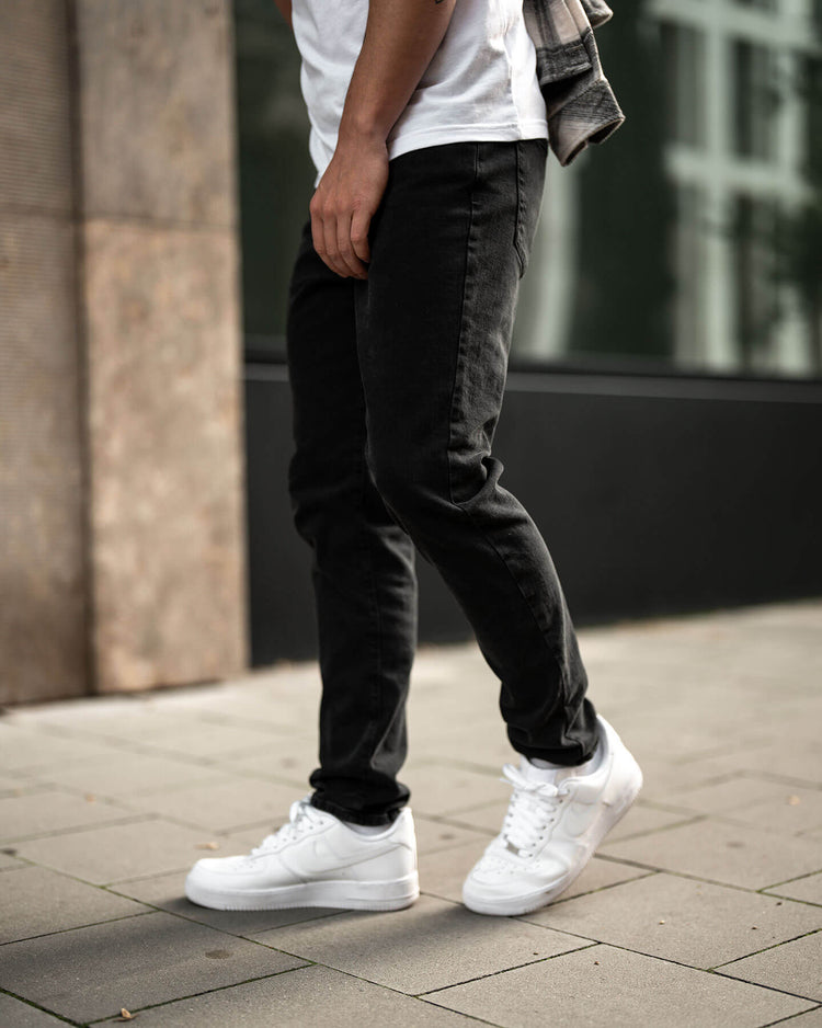 Essential Slim Fit Jeans (washed black)