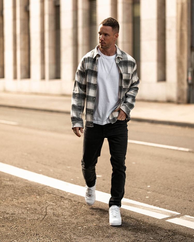 Essential Slim Fit Jeans (washed black)