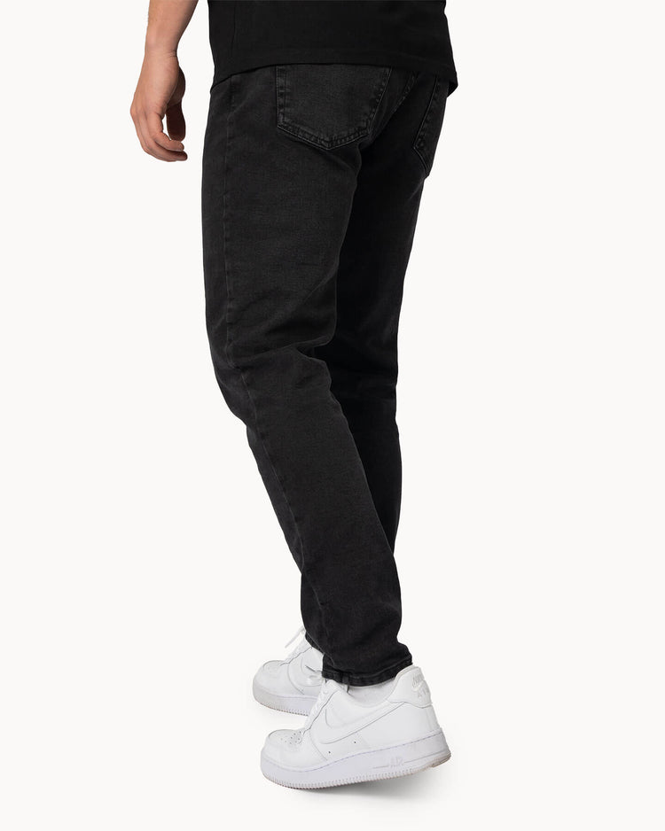 Essential Slim Fit Jeans (washed black)