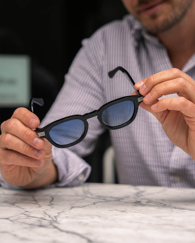 Gradient Shades (Black / Light blue)