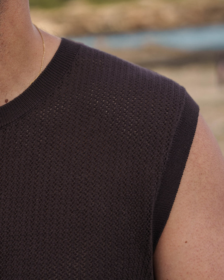 Mesh Knit Sleeveless Shirt (Brown)