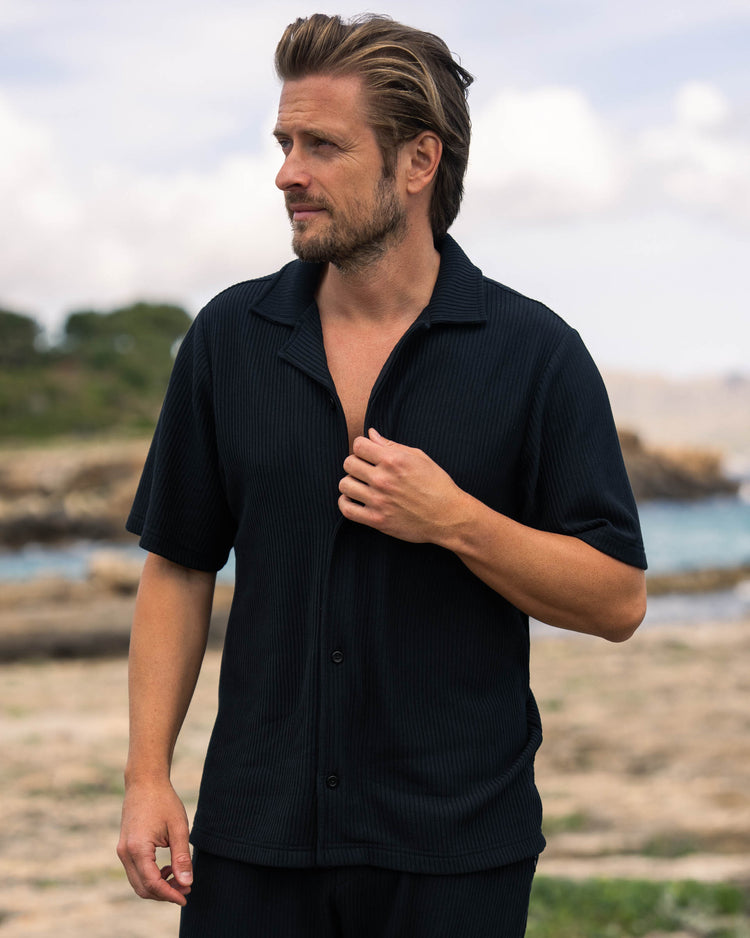 Plissee Short Sleeve Shirt (Black)