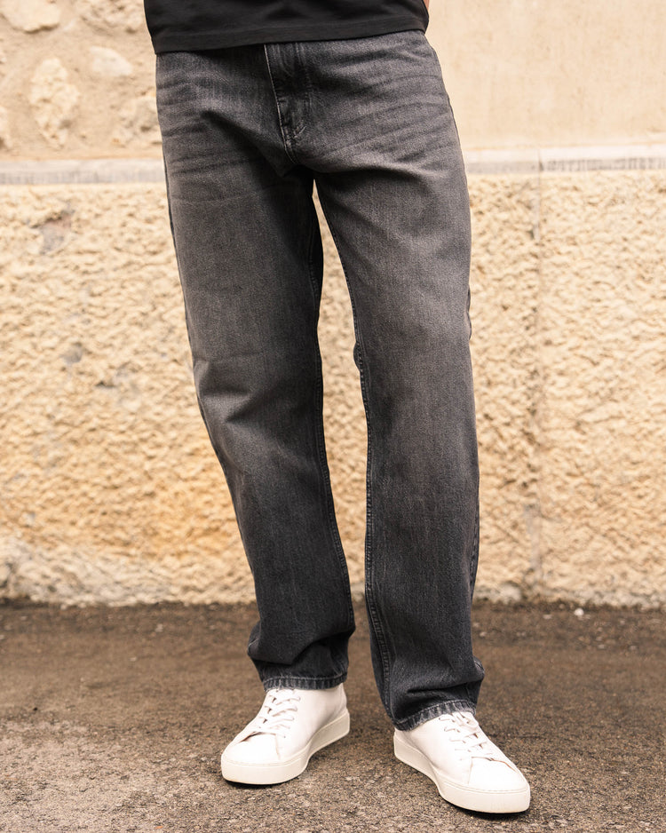 Essential Relaxed Fit Jeans (Washed Dark Grey)