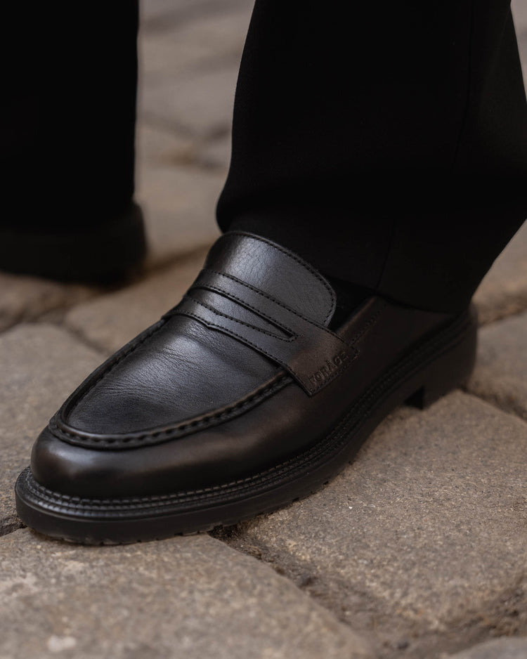 Leather Loafer (Black)
