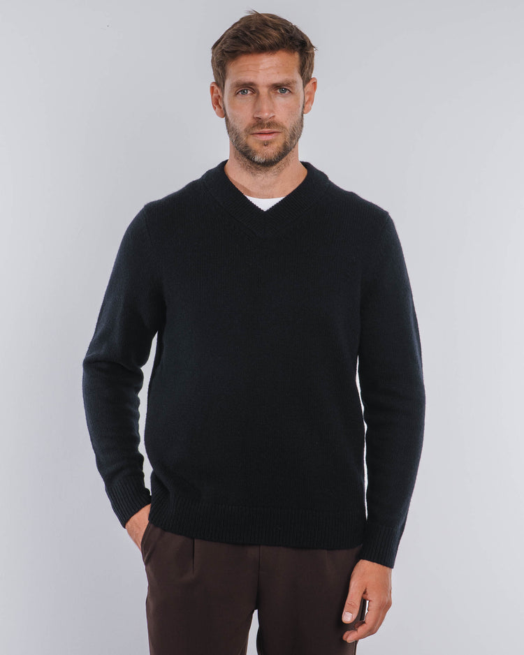 Wool Knit V-Neck (Black)