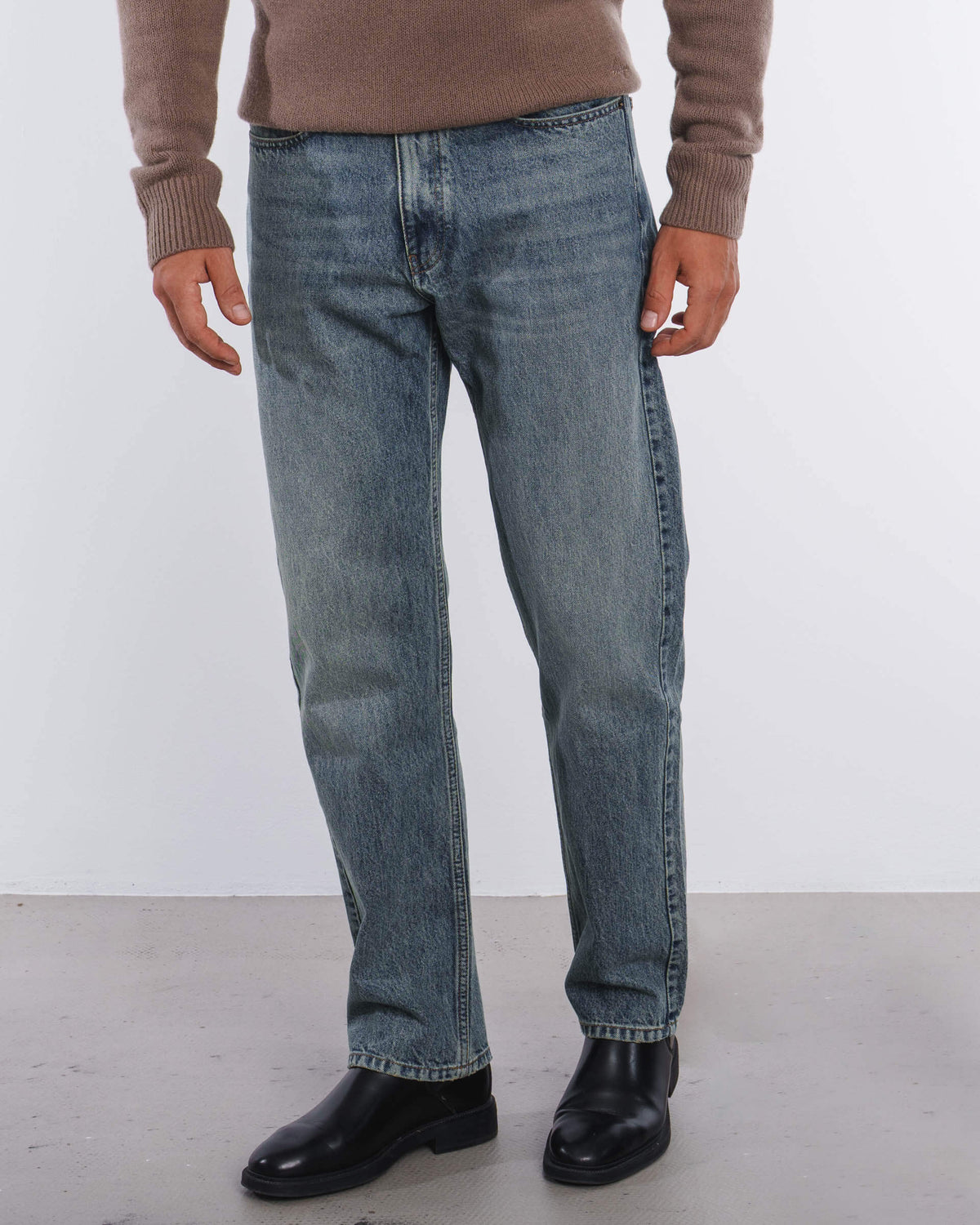 Essential Relaxed Fit Jeans